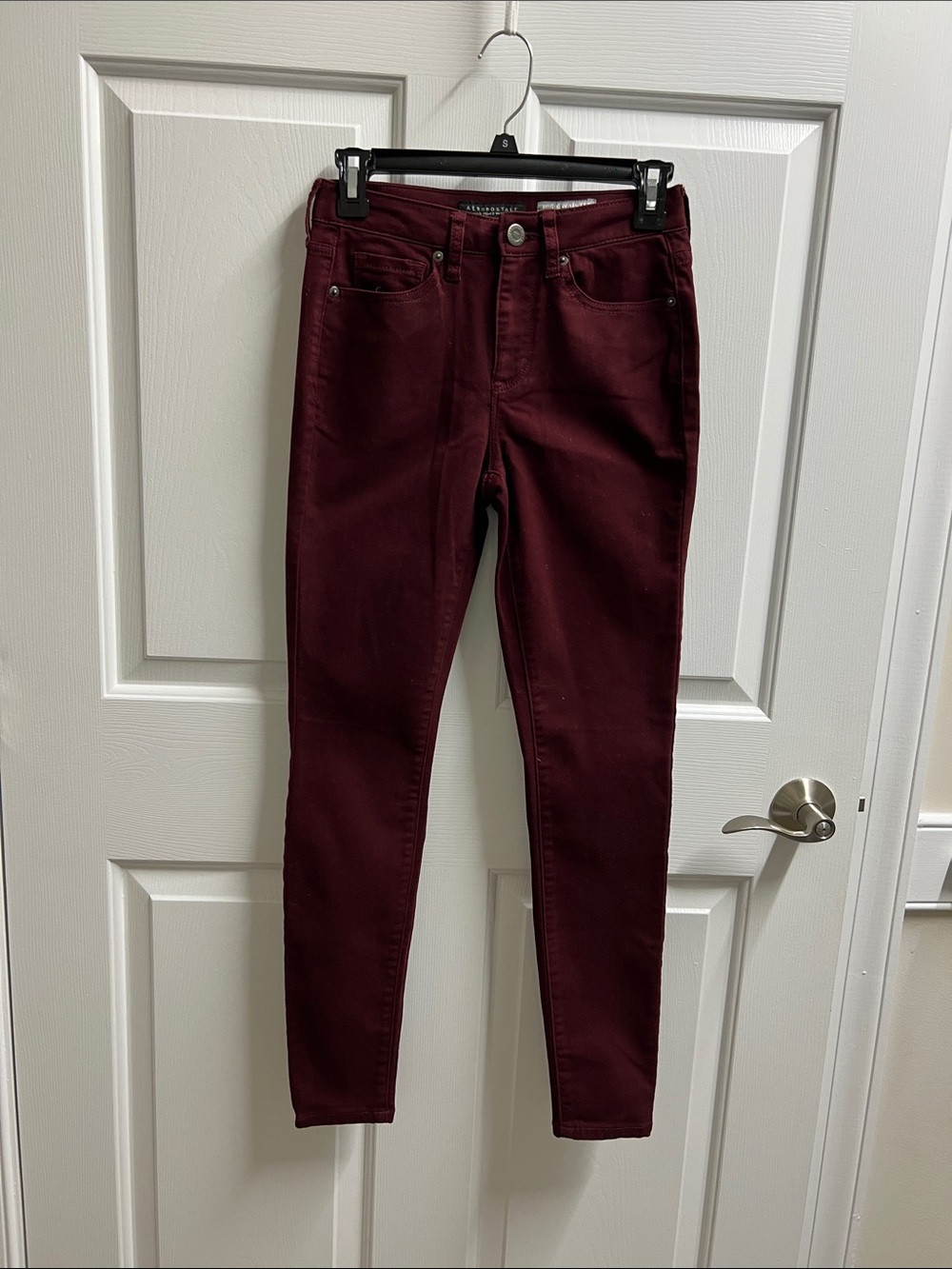 Aeropostale Women's High Rise Jeans Burgundy size 0 skinny slim 576 inseam 28